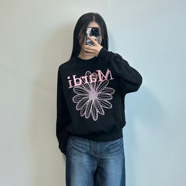 마르디 메크르디 빅로고 블랙 맨투맨