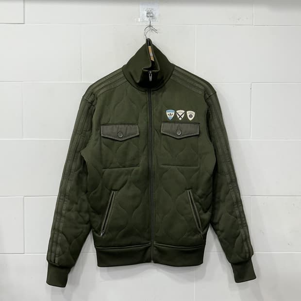 아디다스 패디드 퀄팅 트랙탑