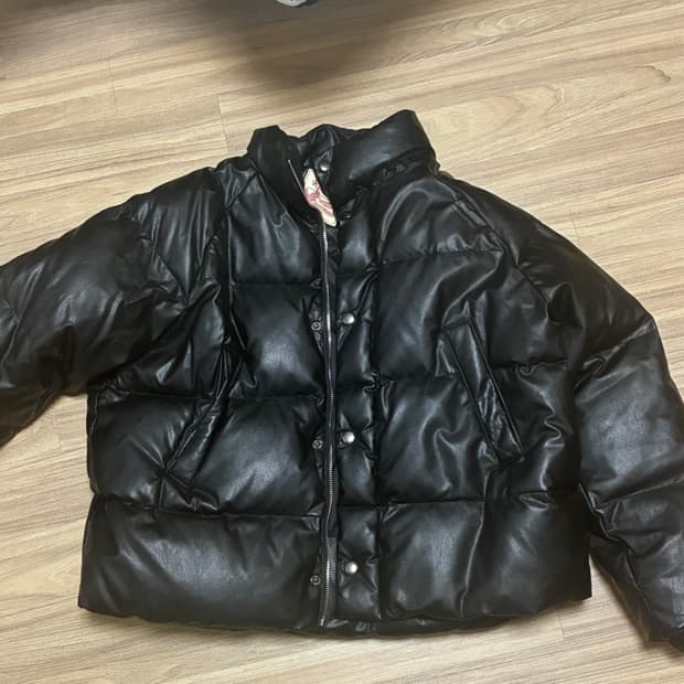 론론 가죽 패딩