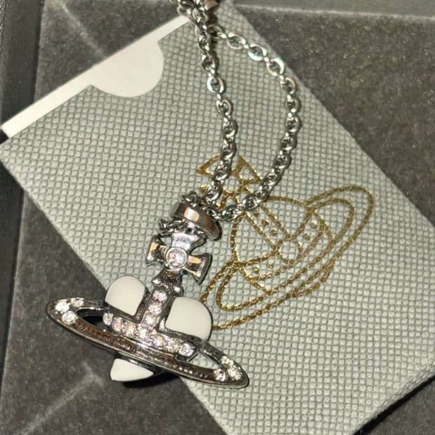 비비안웨스트우드 디아망떼 하트 목걸이