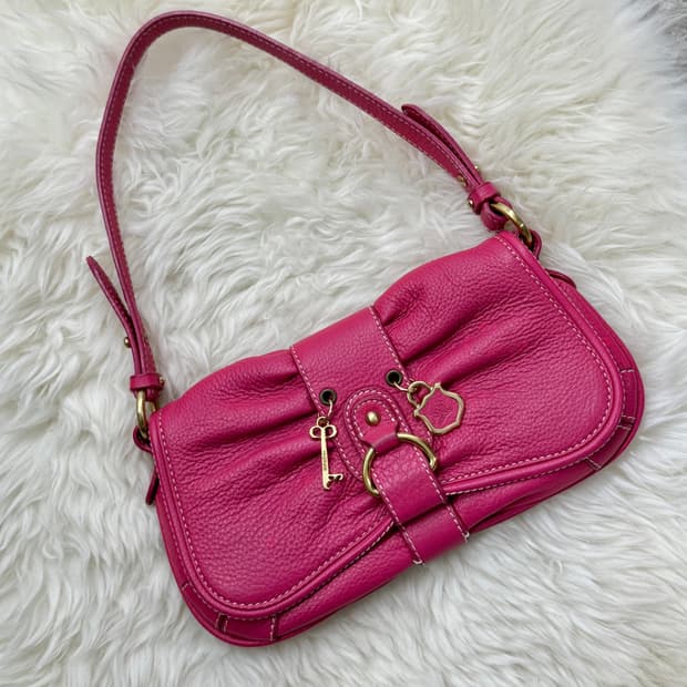 핑크 갸루 리얼레더 버클참 숄더백