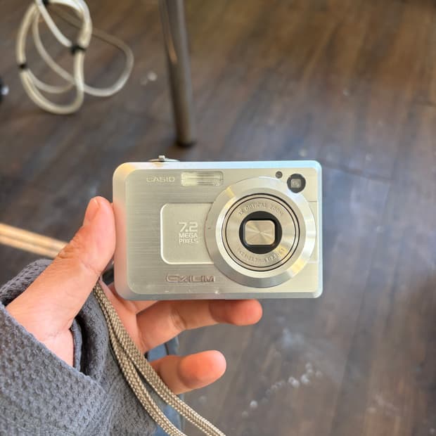 카시오 엑실림 ex z750 디지털카메라