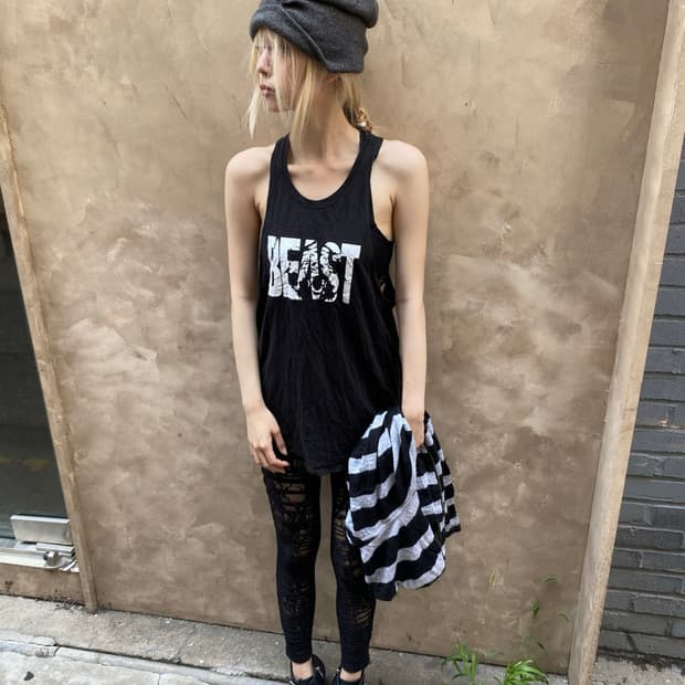 10’s Beast Print Black Loose-Fit Sleevel