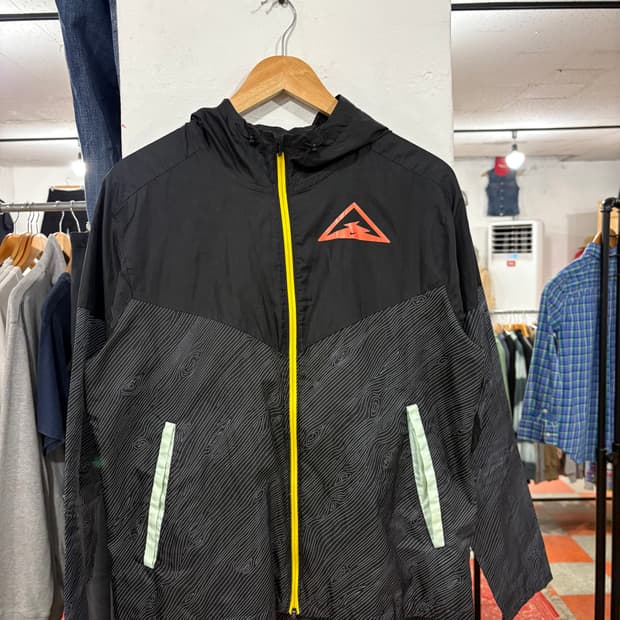 나이키 트레일러 바람막이