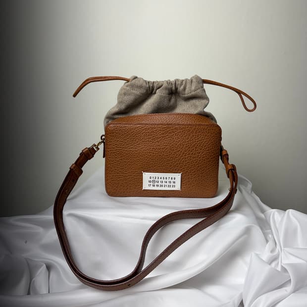 메종마르지엘라 카메라 백 /브라운 