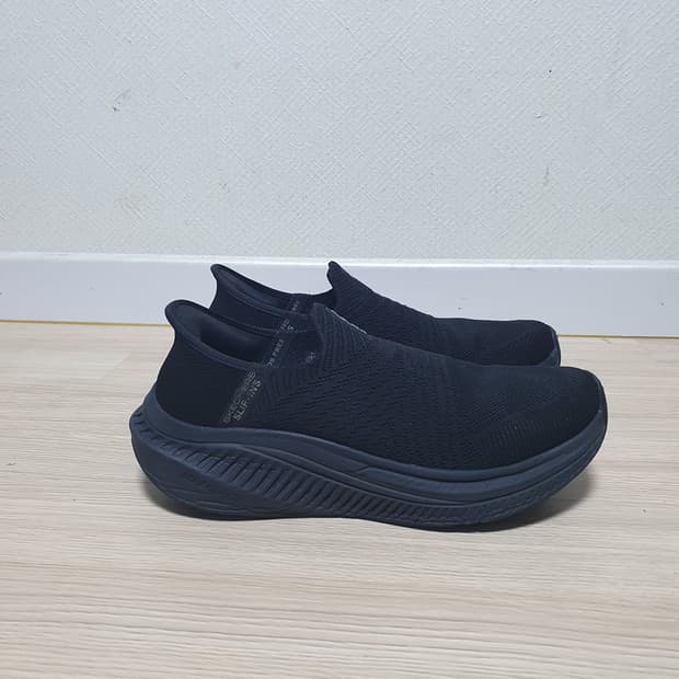 스케쳐스 맥스쿠셔닝 슬립온 270