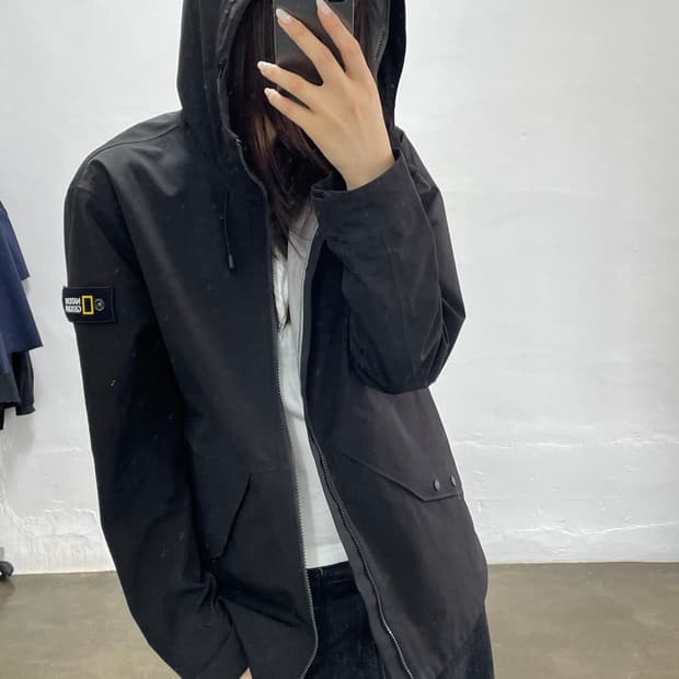 네셔널지오그래픽 블랙 바람막이 M