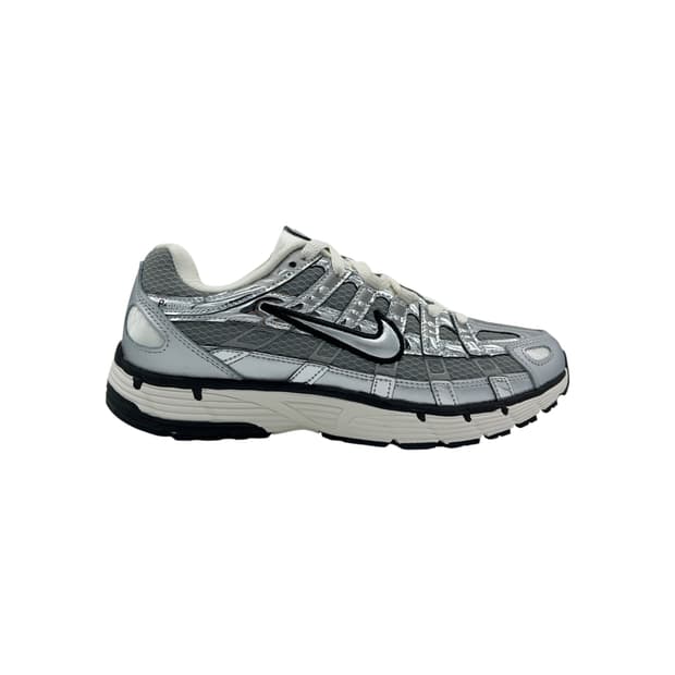 260 나이키 P6000 메탈릭 실버
