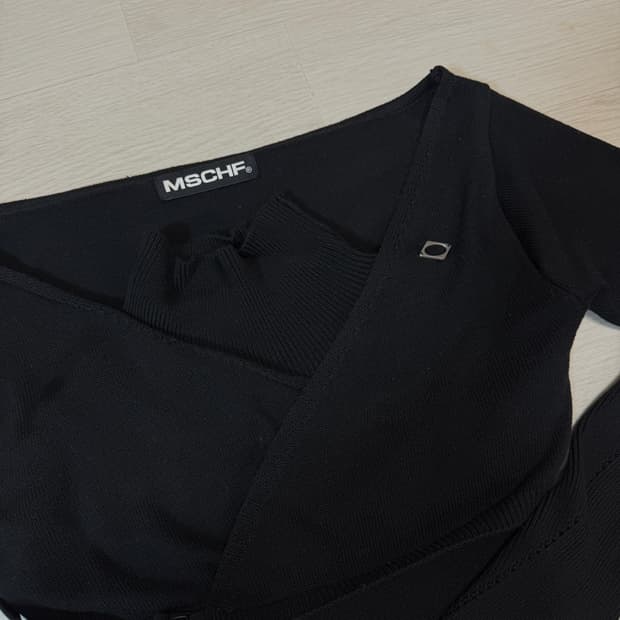 MSCHF 볼레로 랩 니트 상의 터틀넥 슬리브리스 세트