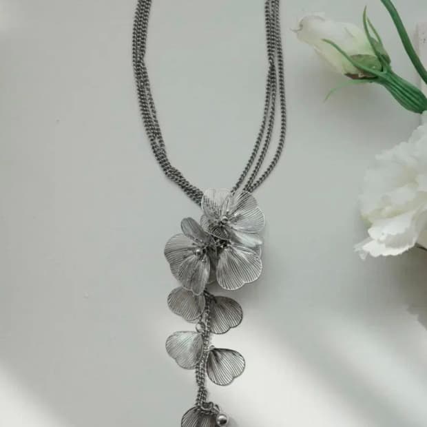 동양풍 오리엔탈/ 노드레스 메탈 플라워 드롭 목걸이