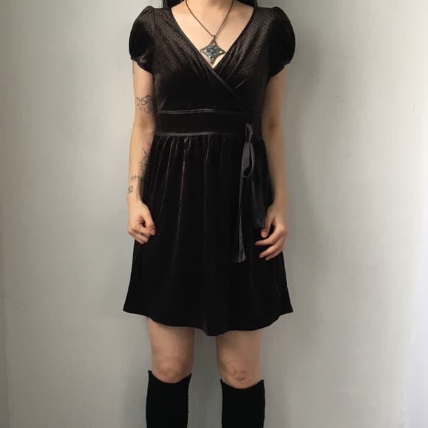 Dot pattern ribbon velvet onepiece