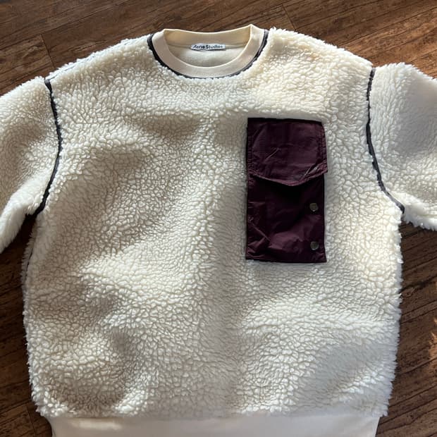 아크네스튜디오 플리스