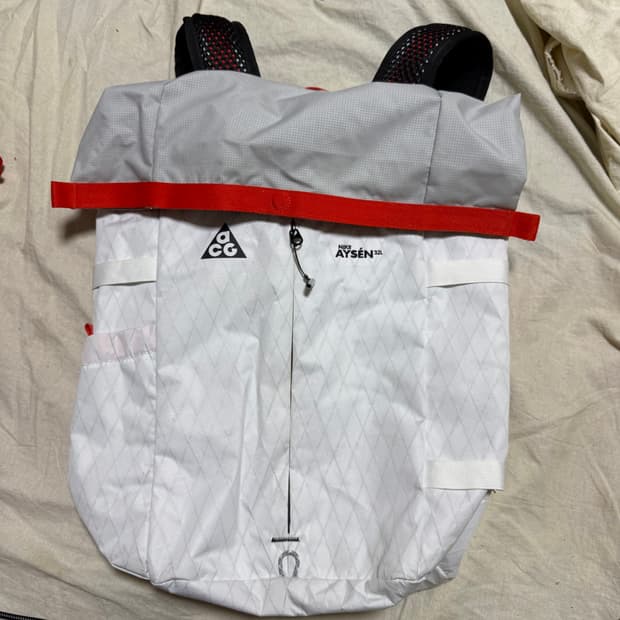 나이키 ACG 아이젠 데이팩 32L 화이트 백팩