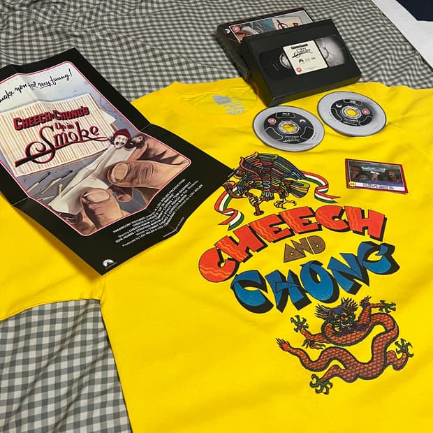 치치앤총 업인스모크 한정 블루레이 & 티셔츠 세트