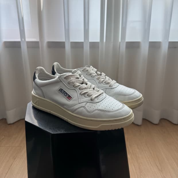 (촬영소품) 280 오트리 메달리스트 화이트 블랙힐탭