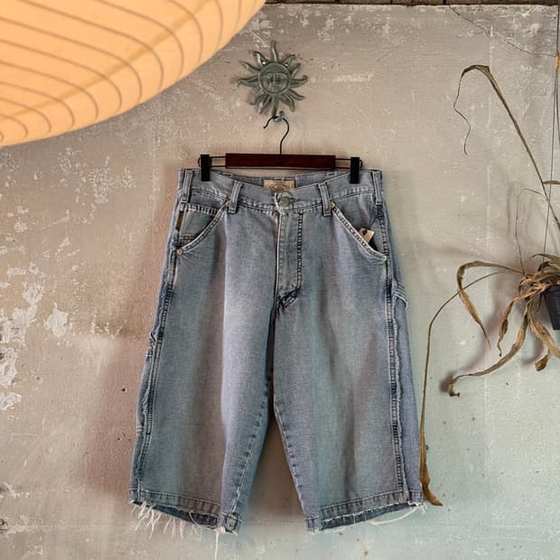 28 ) ARMANI JEANS