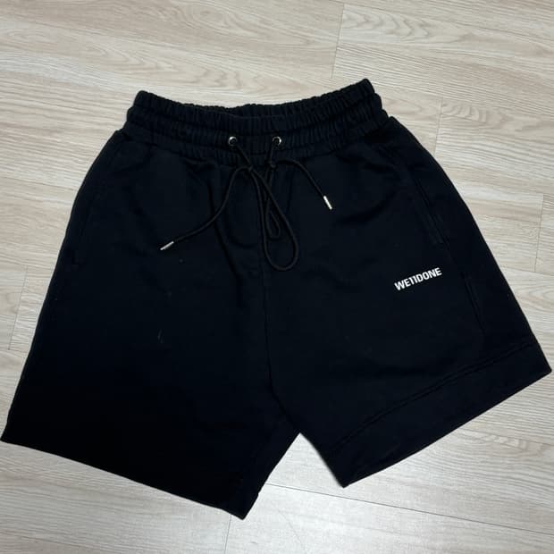WE11DONE 여성 숏츠