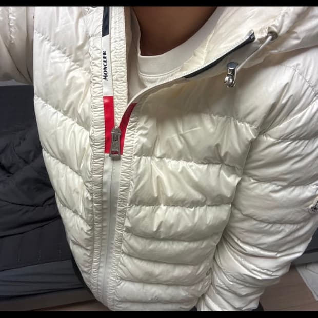 몽클레르 경량패딩 m