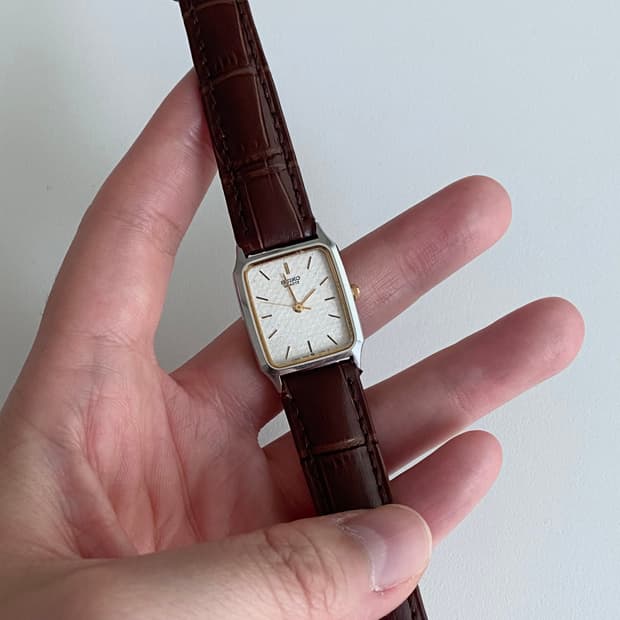 Seiko 세이코 쿼츠 브라운