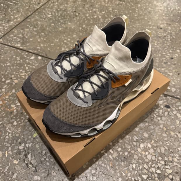 미즈노x셔터 웨이브 프로페시 285