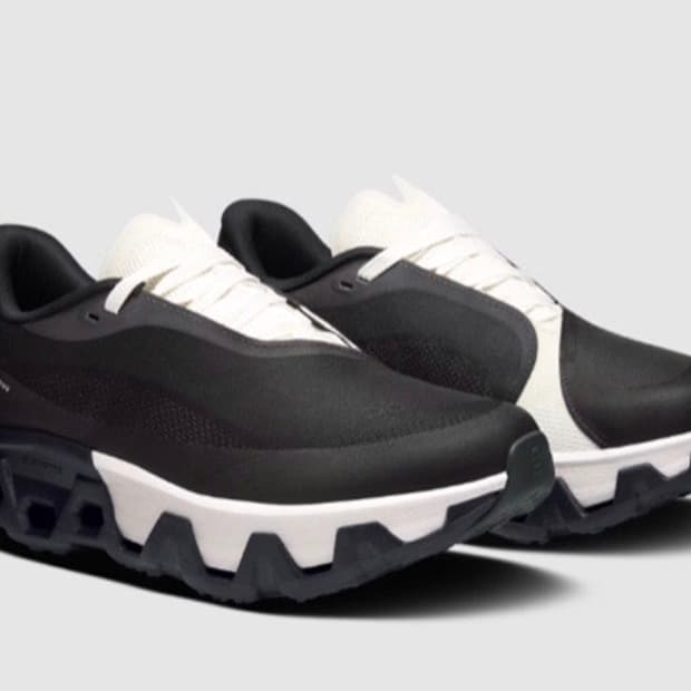 온러닝 파프 클라우드몬스터 하이퍼 블랙 판매합니다