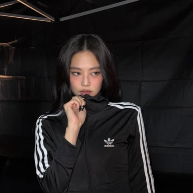 아디다스 Y2K 세미 크롭 트랙탑 블랙 (제니,이효리)