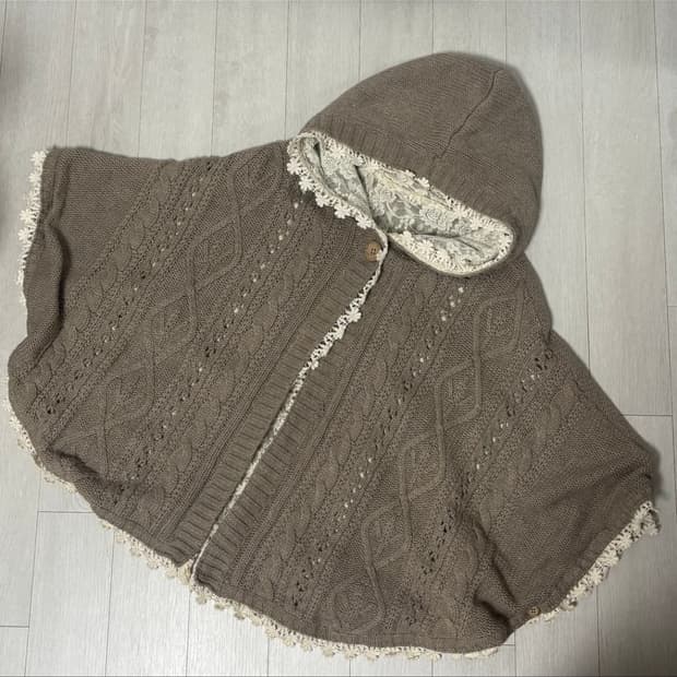 어스뮤직 빈티지 케이프 