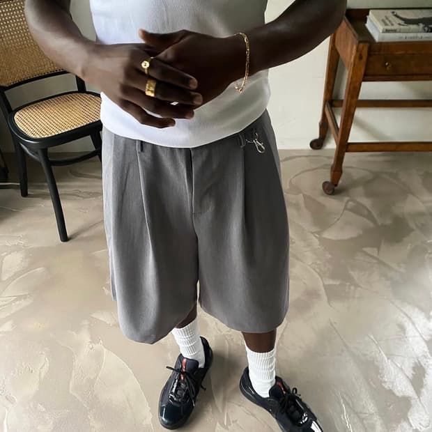 SWEATSCOLLECTIVE 플리츠 쇼츠 그레이 M