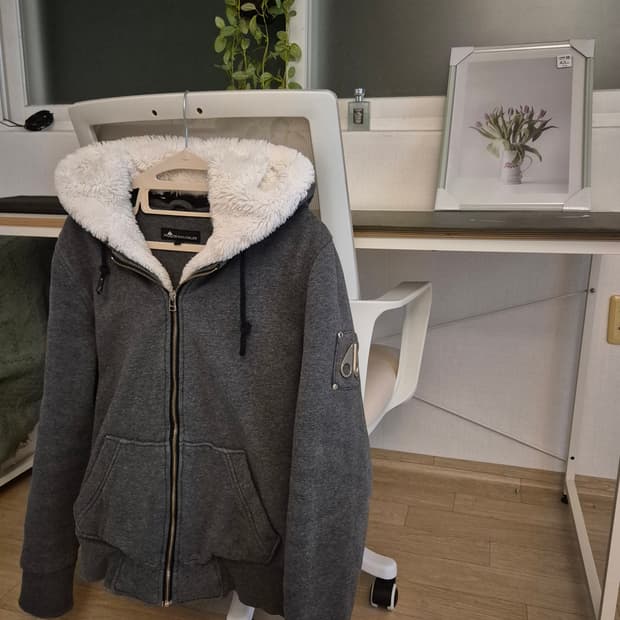 무스너클 버니스웨터 그레이