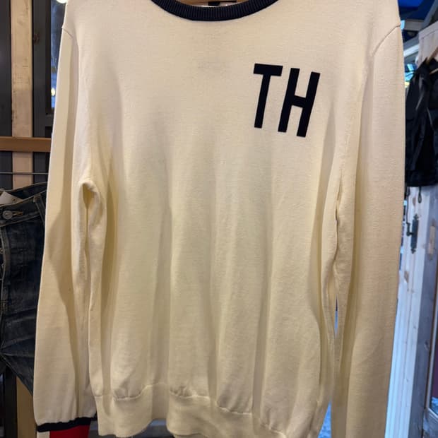 타미힐피거 화이트 라운드 니트