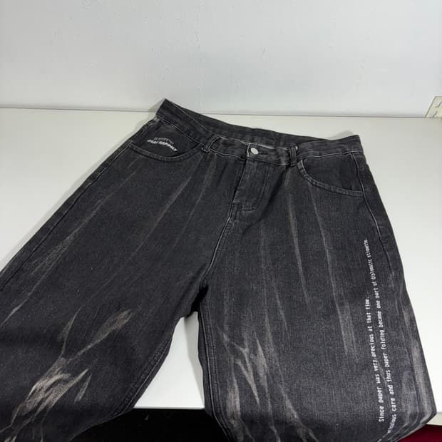 XL 빈티지 블랙워시드 로고프린팅 일자핏 데님팬츠 청바지