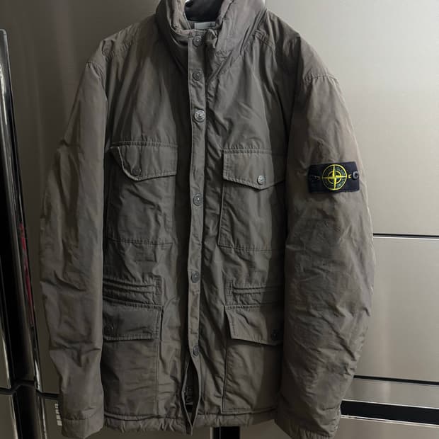 스톤아일랜드 마이크로랩스 다운 필드자켓