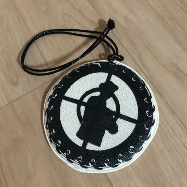 슈프림 x 언더커버 x 퍼블릭에너미 메달리온 파우치 백