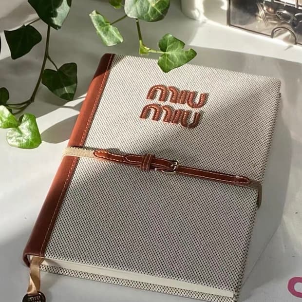 미우미우 캔버스 레더 투톤 다이어리