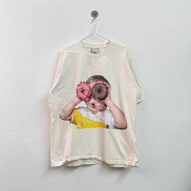 아크메드라비 도넛 로고 티셔츠