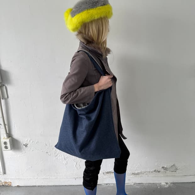 TIME wool triangle shoulder bag