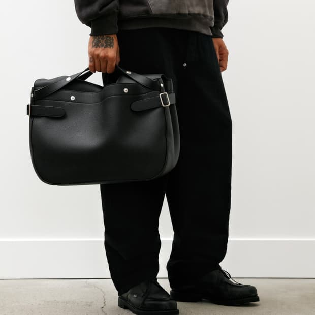 26ss L.HEFNER LEATHER POSTMAN BAG