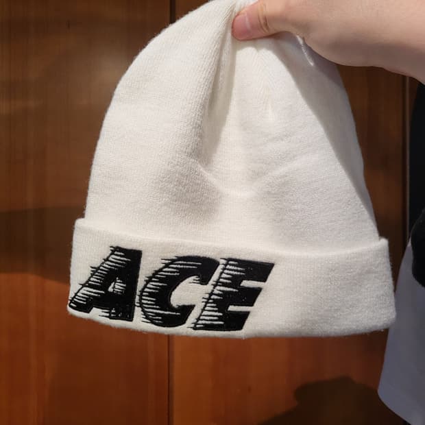 팔라스 패니스 화이트 비니