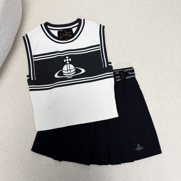 비비안웨스트우드 ORB 로고 니트 베스트