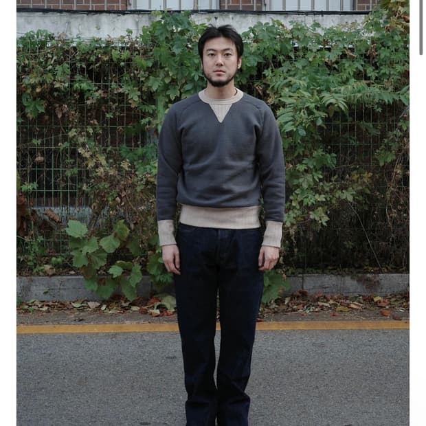 Two moon 루프휠 스웨터