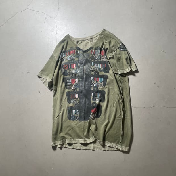 Brand VERSE military medal print