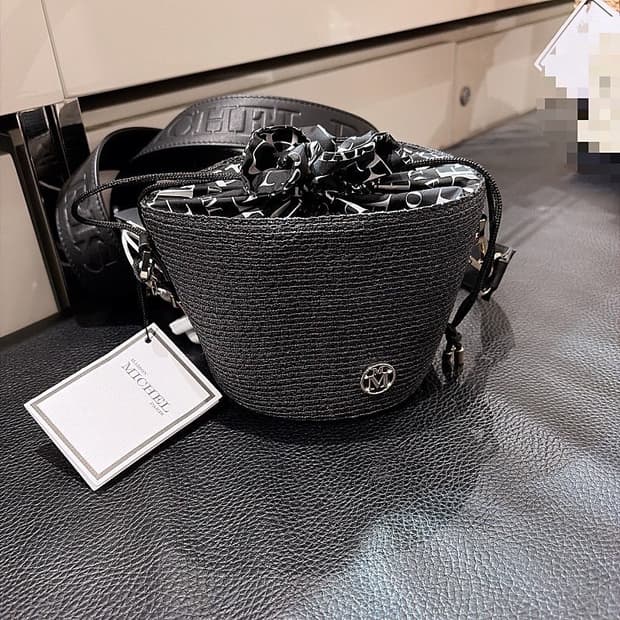 (정품/새상품) 메종 미쉘 여성 블랙 라피아 미니 버킷백