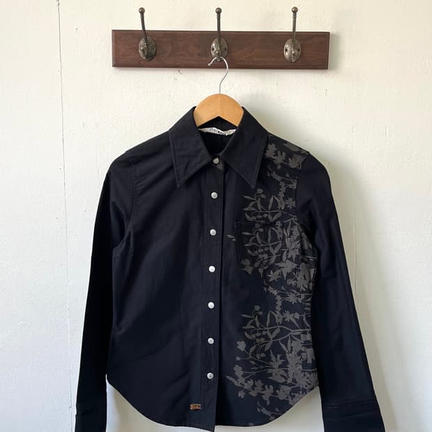 Miss chloe 아트 플라워 블랙 셔츠 자켓