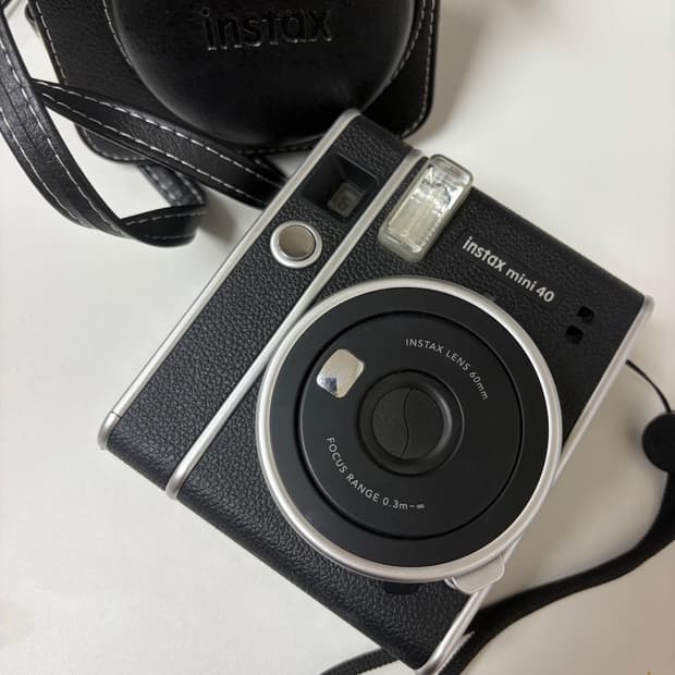 인스탁스 미니40 폴라로이드 카메라