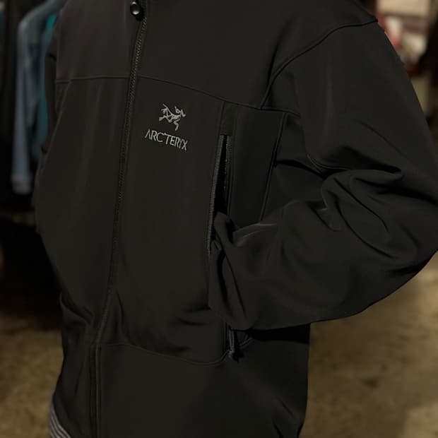 (L) 아크테릭스 감마 블랙 소프트쉘 자켓