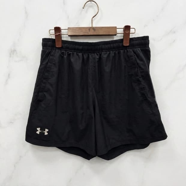 (105,XL) UNDER ARMOUR 언더아머 반바지! 속바지 있습니다