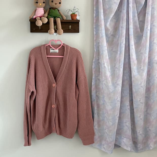 분홍색 카디건