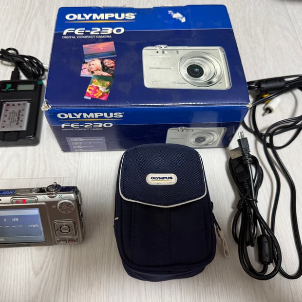 올림푸스 FE-230 디지털 카메라 풀박스 판매합니다