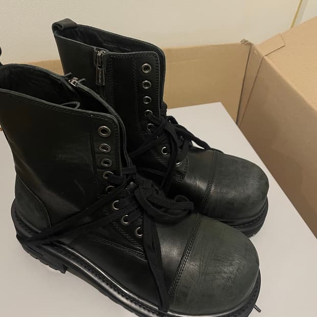 쏘유레슈어x코인서울 koin001 부츠