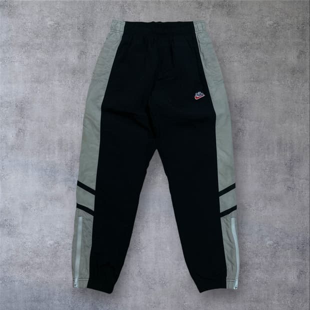 나이키 스몰 로고 헤리티지 윈드러너 우븐 팬츠